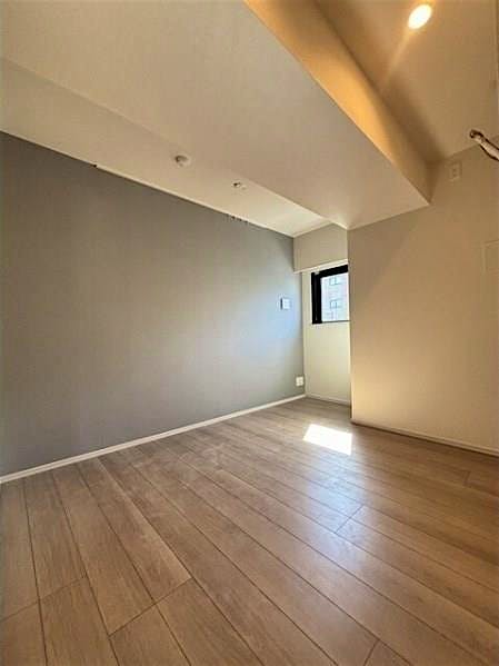 property_interior2_filename