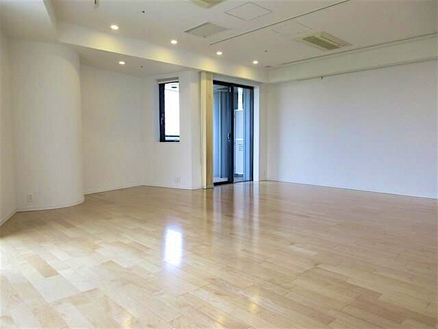 property_interior1_filename
