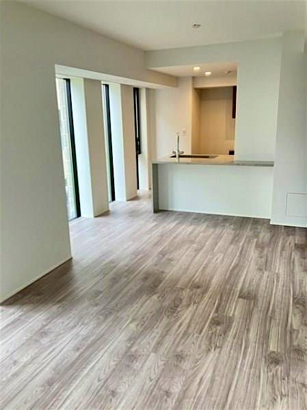 property_interior2_filename