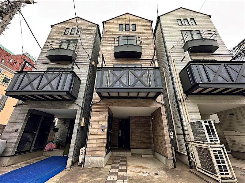 building_exterior_filename