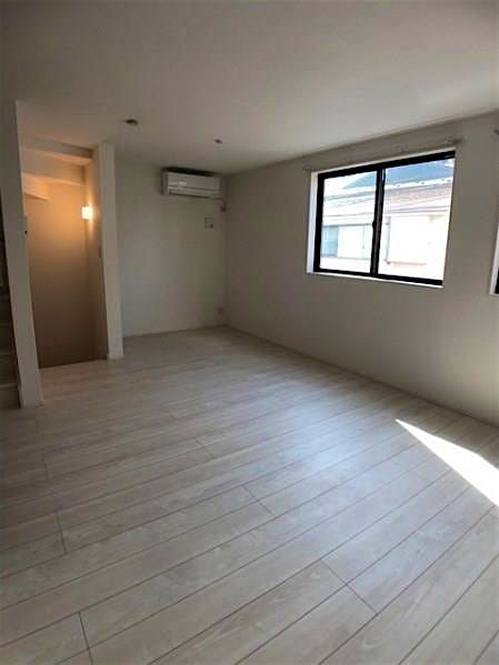 property_interior2_filename