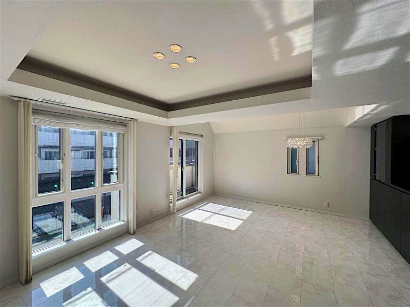 property_interior2_filename