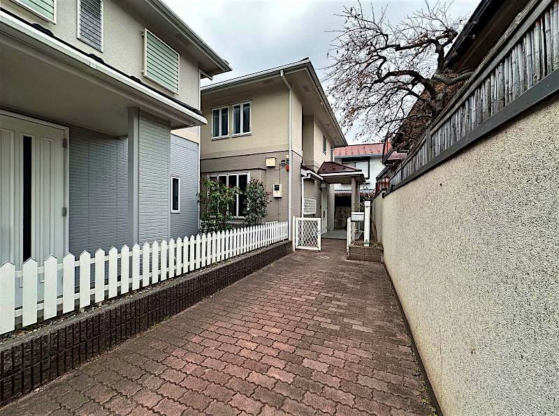 building_exterior2_filename