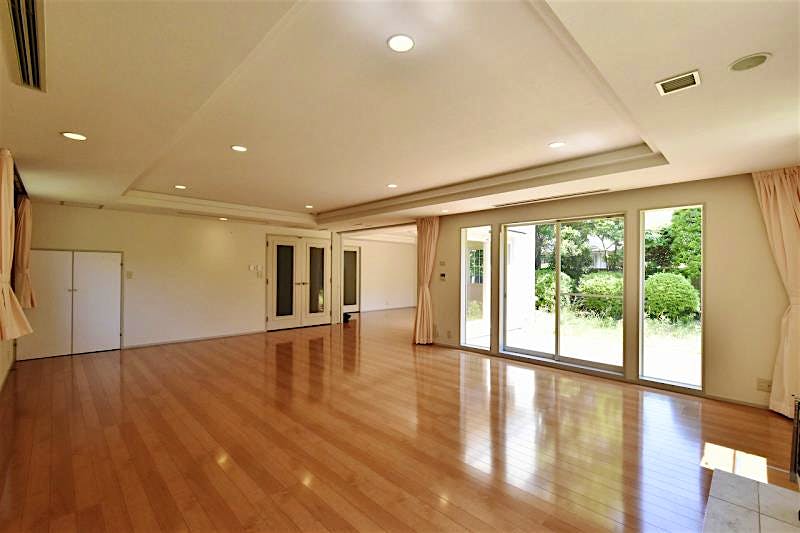 property_interior2_filename