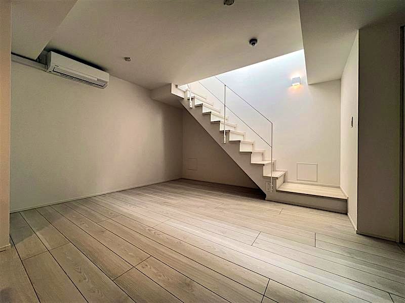 property_interior1_filename