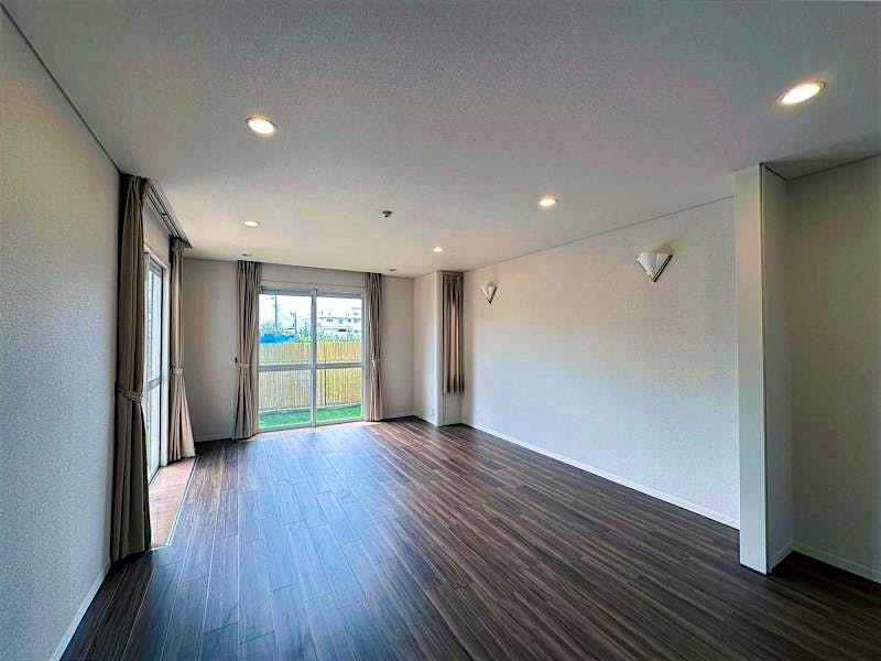 property_interior1_filename