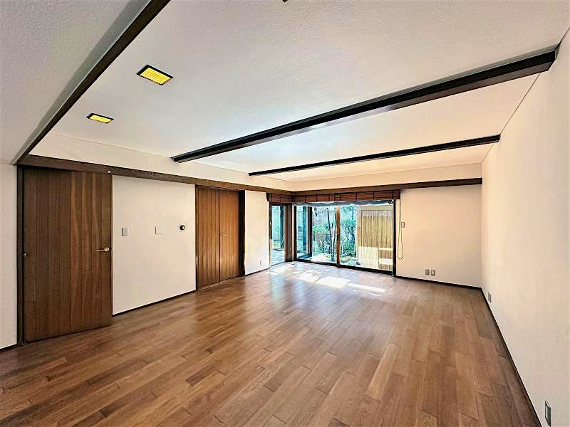 property_interior1_filename