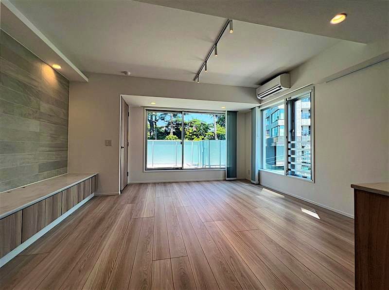 property_interior1_filename