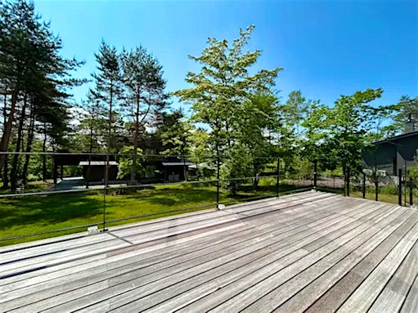 デッキ＆芝庭のドックラン