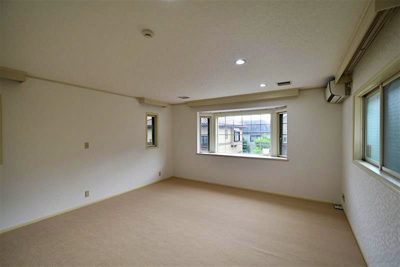 property_interior2_filename