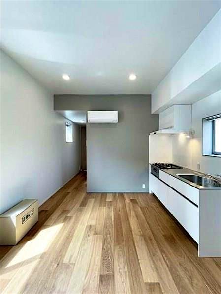 property_interior2_filename