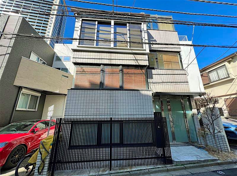 building_exterior_filename