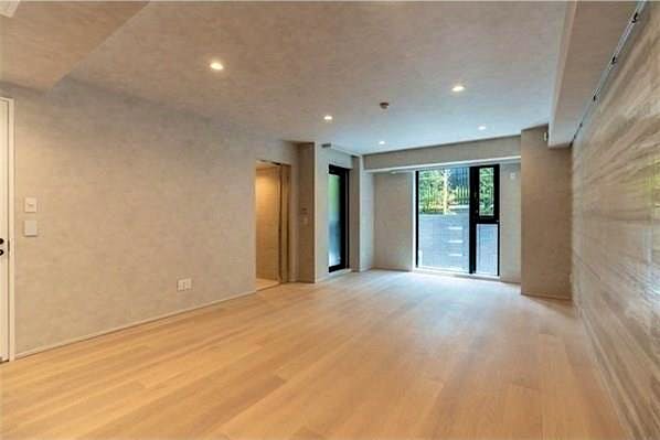 property_interior2_filename