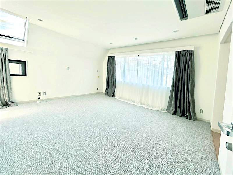 property_interior2_filename