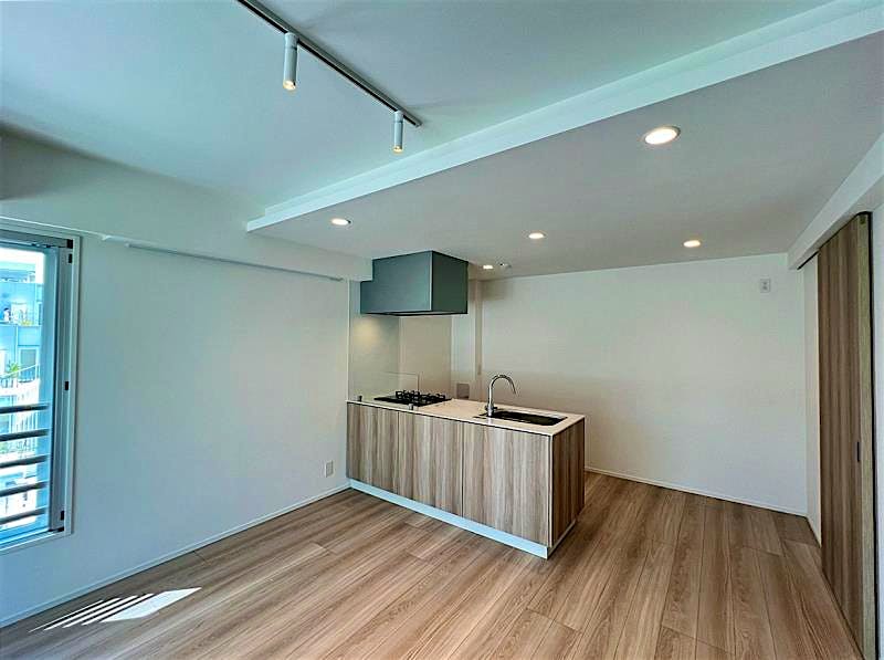 property_interior2_filename